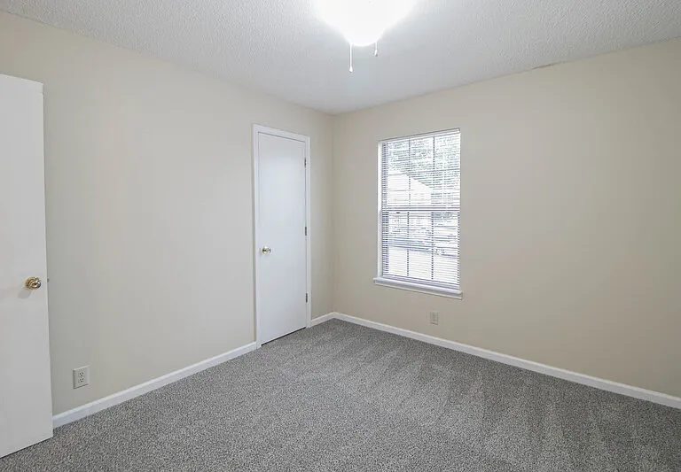 117-4 Hickory Trce — Photo 13
