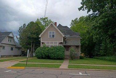 1st image of 826 2nd Ave