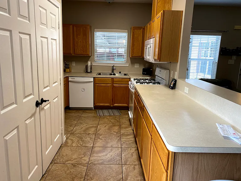 1127 Welsh Ave — Photo 6
