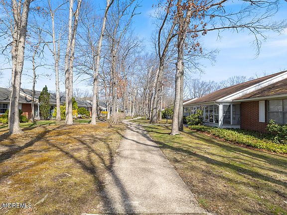 2nd image of 62 E Buckingham Drive