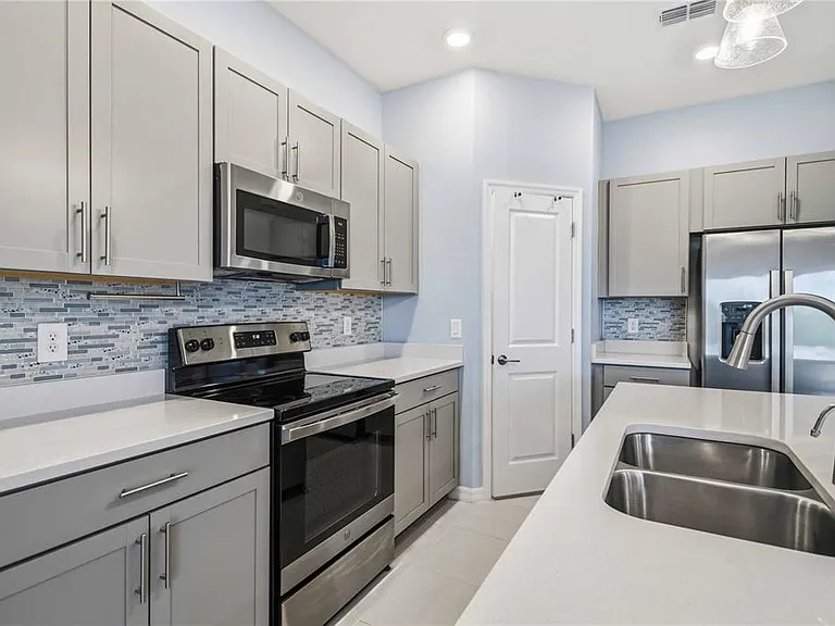 11779 Glenside Ter — Photo 15
