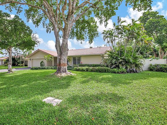 3rd image of 4300 NE 21st Avenue