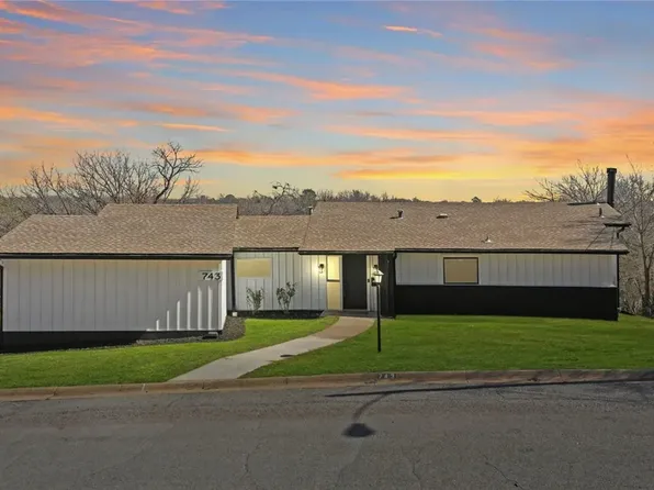743 Westwood Dr, Sherman, TX 75092