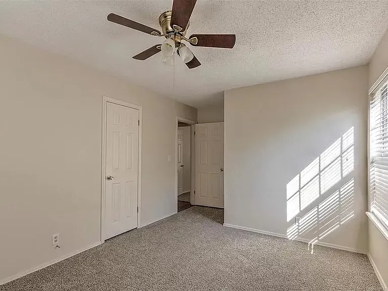 2604 W Hartford St — Photo 29