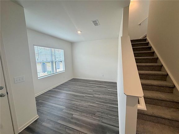 4th image of 156 Heartland Dr