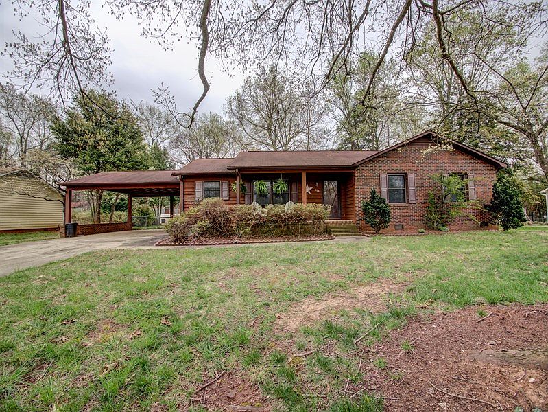 1st image of 515 Brook Forest Dr