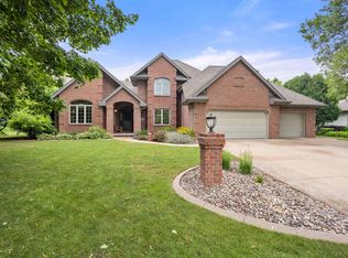 1210 Symphony Blvd, Neenah, WI 54956