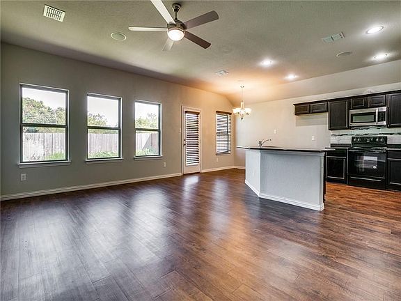 3rd image of 9807 Jennie Lee Ln