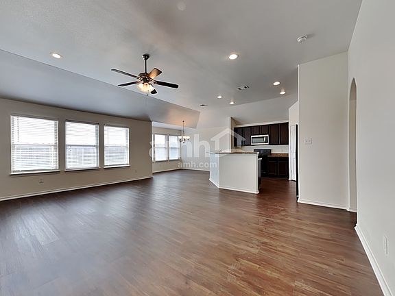 4th image of 920 Mesa Vista Dr