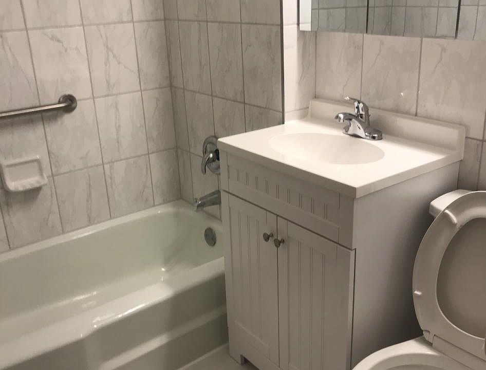 2nd image of 11235 S Roberts Rd #1N