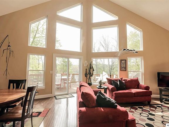 2nd image of 556 Highland Hills Dr