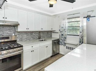 220-19 75th Ave, Oakland Gardens, NY 11364
