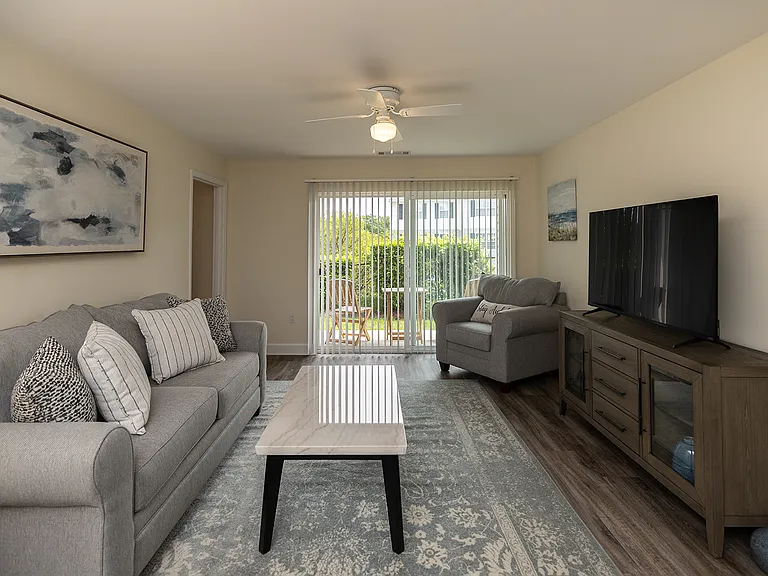 The Summit at Owings Mills Apartments — Photo 2