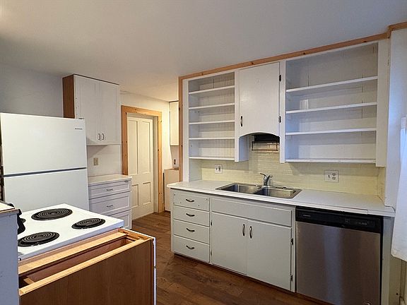 3rd image of 6 Williams St