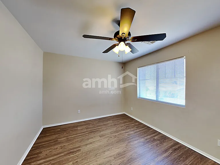 10859 W Locust Ln — Photo 21