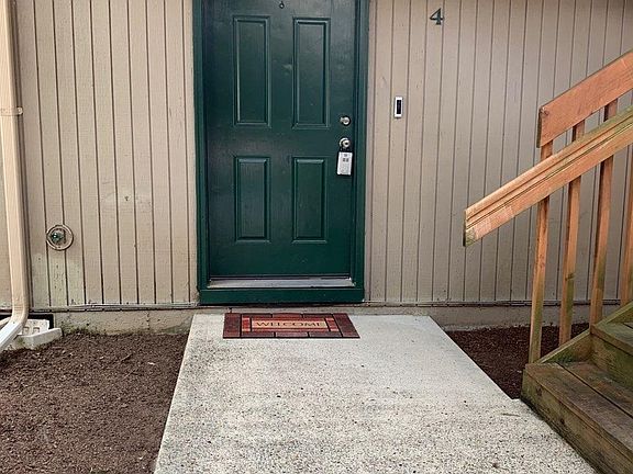2nd image of 7216 NE 16th Ave APT 4