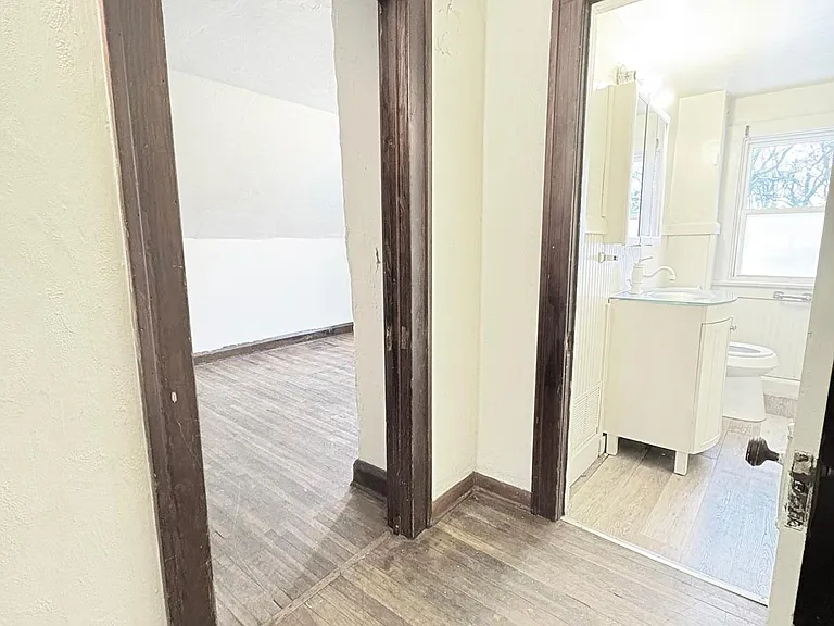 452 E Park St — Photo 11