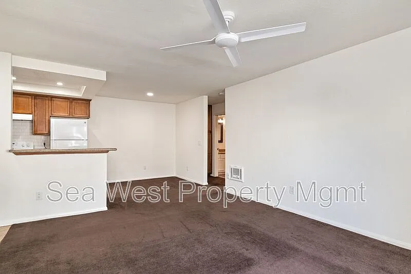 432 Edgehill Ln — Photo 4