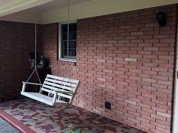 4th image of 1733 Pinewood Dr