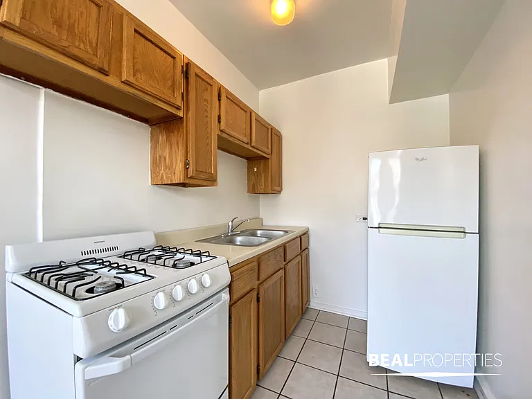 4614 North Paulina — Photo 9