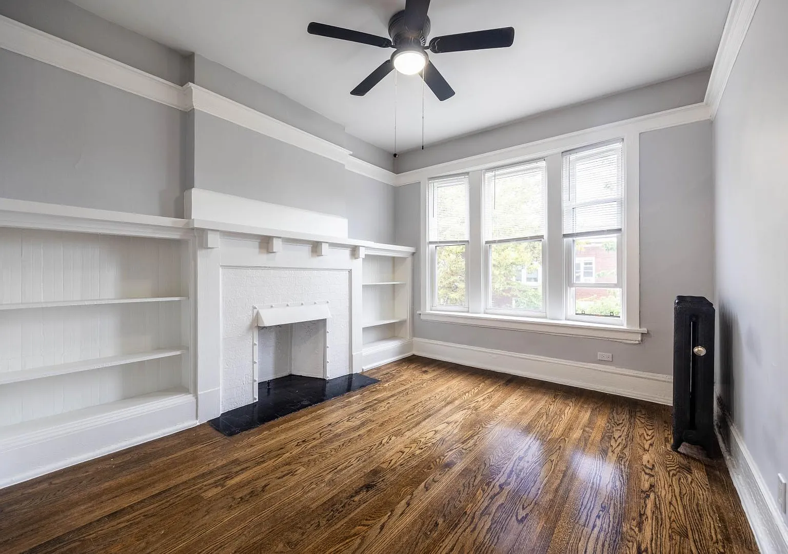 1251 W Rosemont Ave — Photo 1