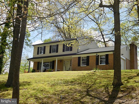 4th image of 3616 Woodholme Dr