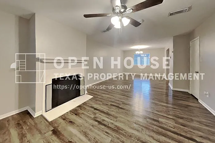 18206 Gravenhurst Ln — Photo 3