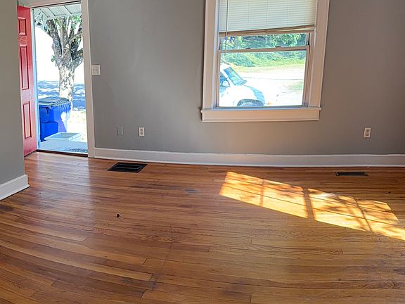2nd image of 1775 Harle Ave NW