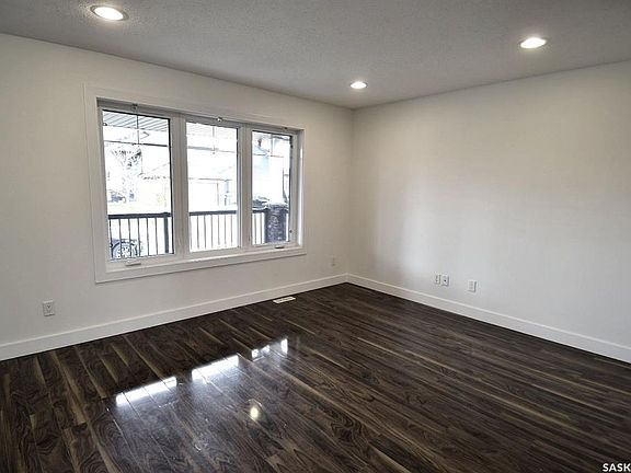 4th image of 242 Geary CRESCENT