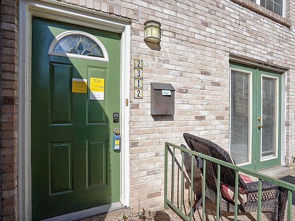 2nd image of 2312 Montclaire St