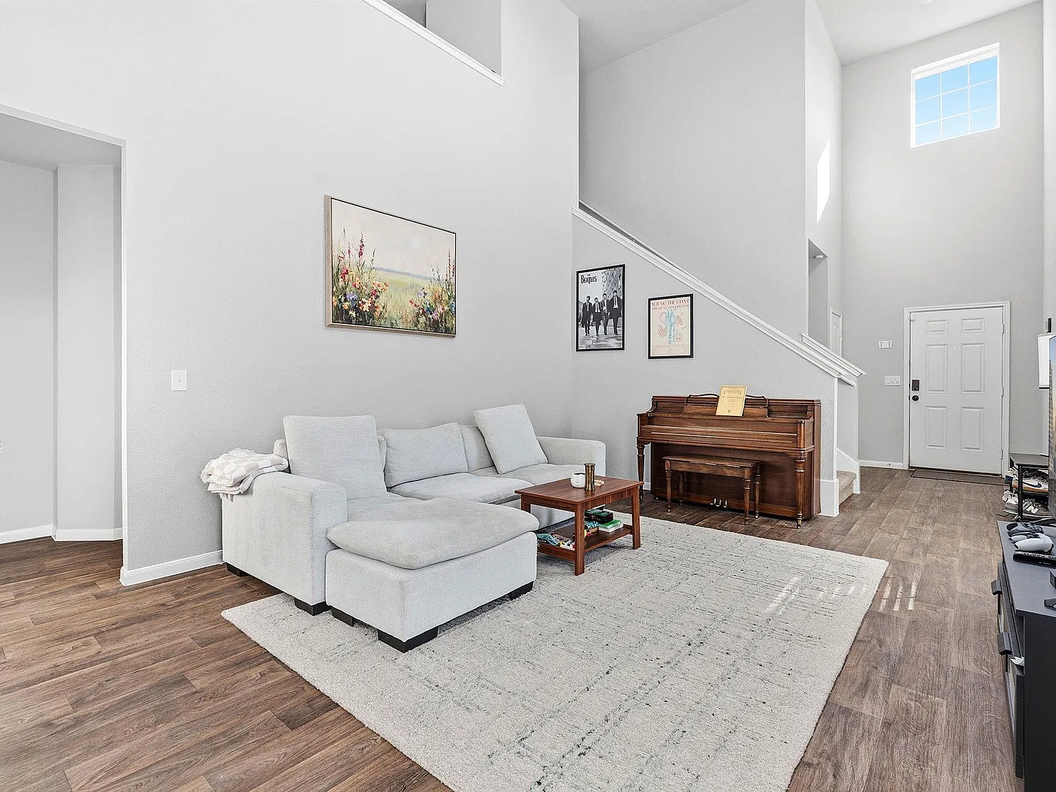 3 bed, 2.5 bath, 238 sqft, $1,950 — Photo 3