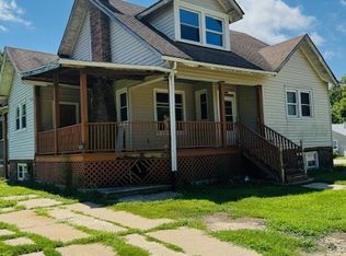 322 W 3rd St, Dixon, IL 61021