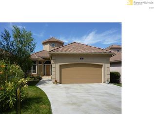 422 NE Landings Dr, Lees Summit, MO 64064