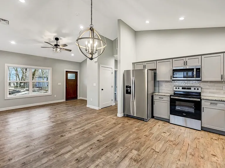 629 Prescott Ave #1 — Photo 3