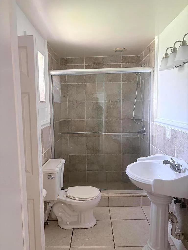 3 bed, 1204 sqft, $2,800 — Photo 4