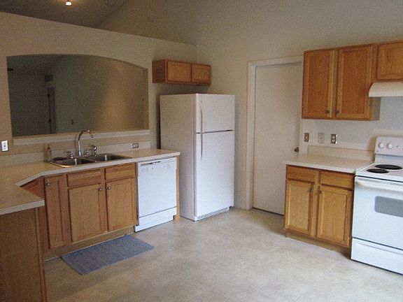 2nd image of 27 Birchshire Ln