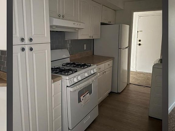 4th image of 10244 Prince Pl #21-202