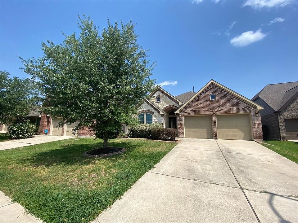 1st image of 26106 Serenity Oaks Dr