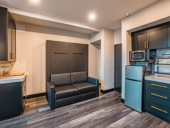 3rd image of 421 E St #10942547
