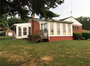 696 Pandora Rd, New Derry, PA 15671