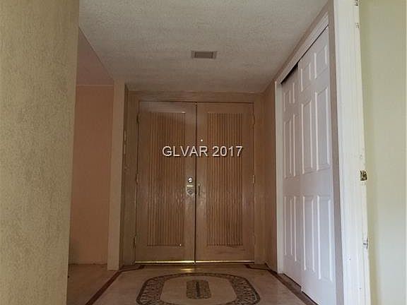 3rd image of 6965 Obannon Dr
