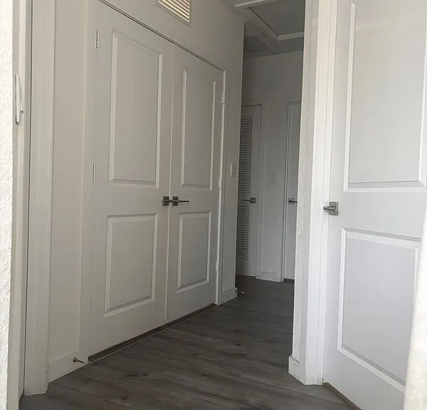 831 SE 16th Ct — Photo 9