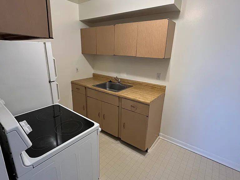 323 W Pennsylvania Ave #D — Photo 10
