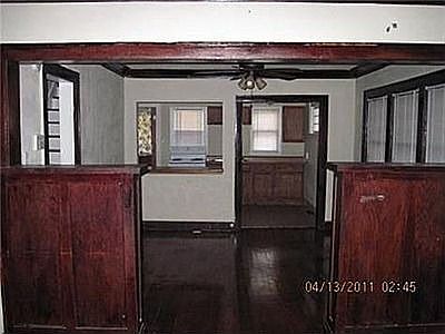 3rd image of 4043 Agnes Ave