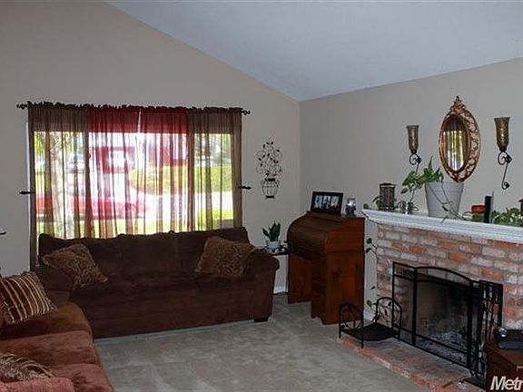 4th image of 8182 Roundup Ct