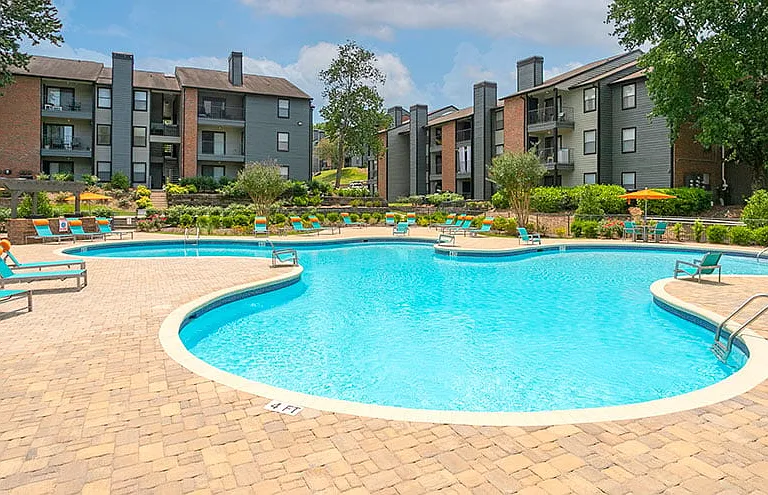 Residences at Glenview Reserve Apartment Homes — Photo 5