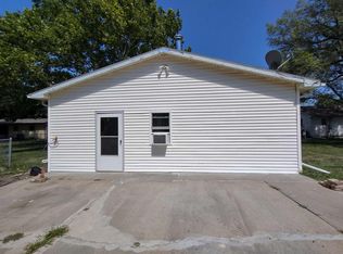 509 N Streeter Ave, Hesston, KS 67062
