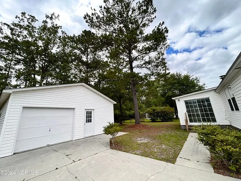 1075 Captains Ct — Photo 22
