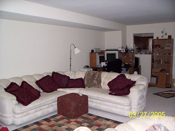 8of19 spacious livingroom
