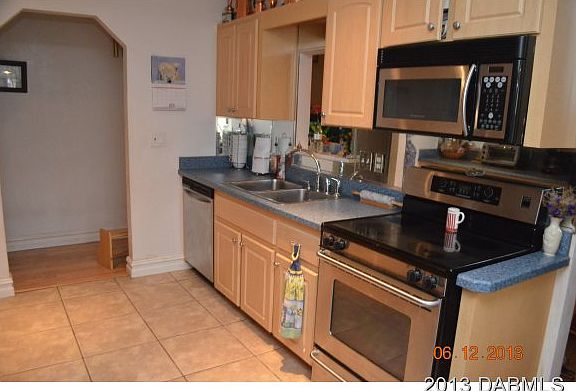 5th image of 891 Lindenwood Cir N